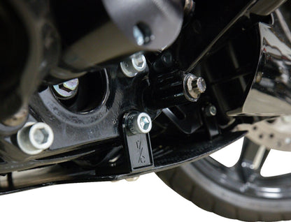 THRASHIN SUPPLY CO PLATE SKID CARBON FORGED W/BLACK 2024 FLHX FLTRX TSC-3035-1