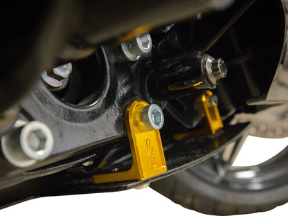 THRASHIN SUPPLY CO PLATE SKID CARBON FORGED W/GOLD 2024 FLHX FLTRX TSC-3035-5