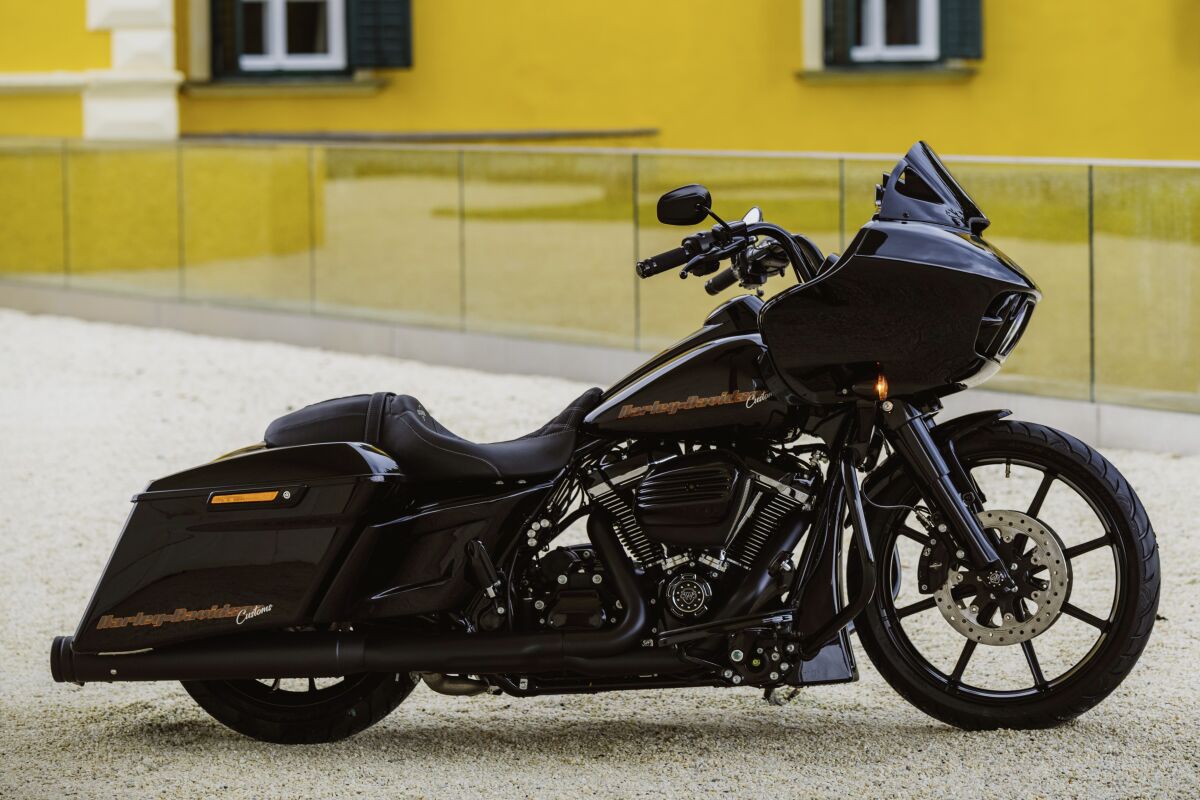 CULT WERK SIDE PANELS CUSTOM BK HD-TOU032
