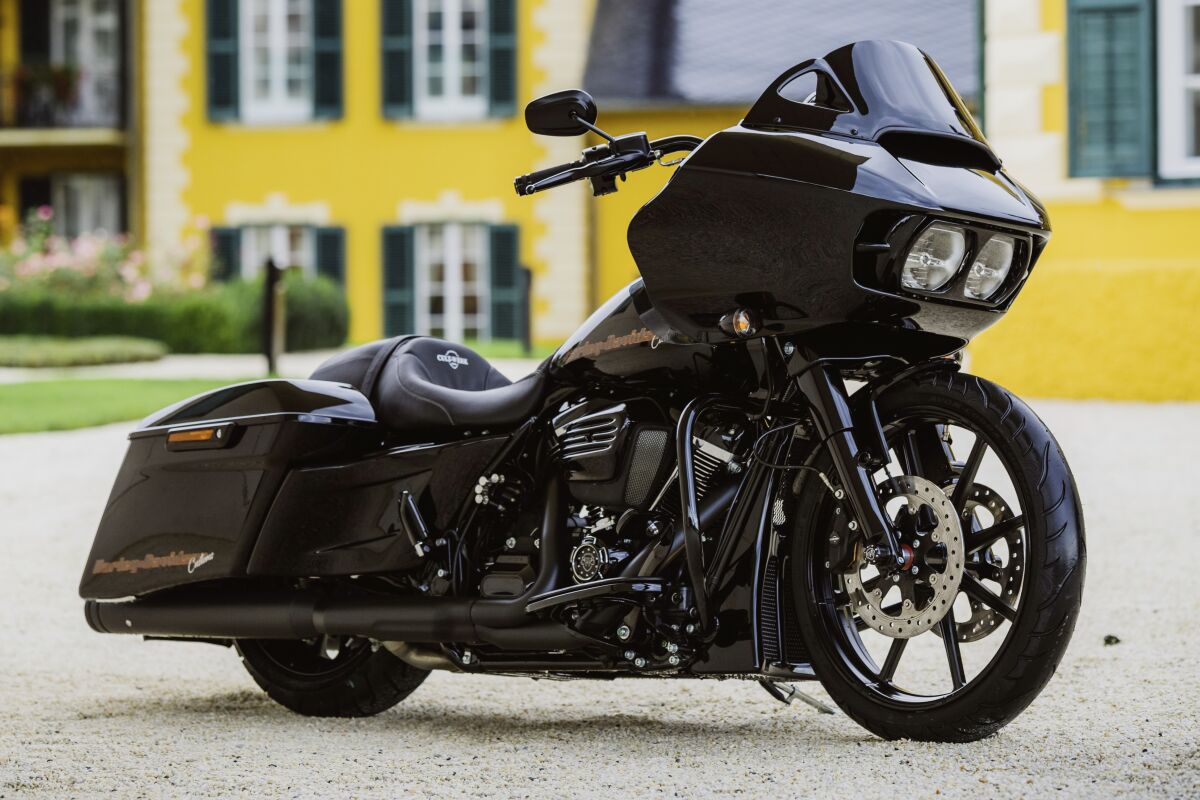 CULT WERK SIDE PANELS CUSTOM BK HD-TOU032