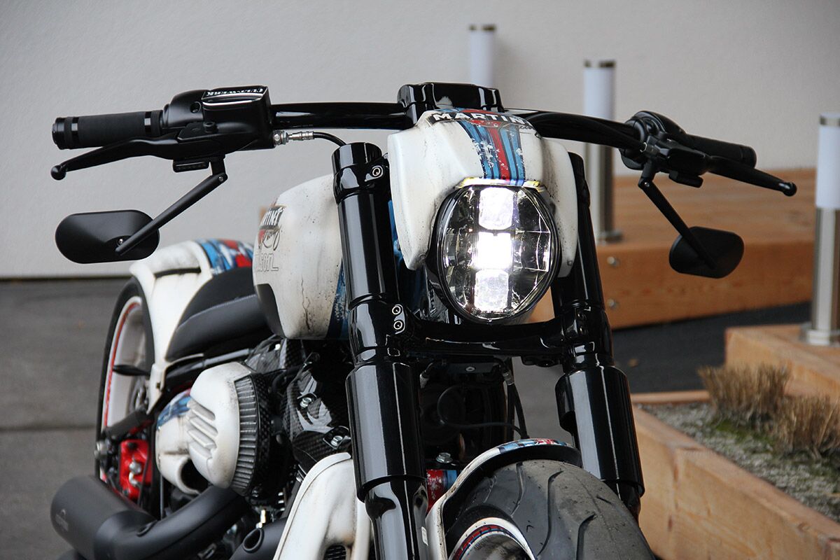 CULT WERK HEADLIGHT V-ROD BK HD-BRO054