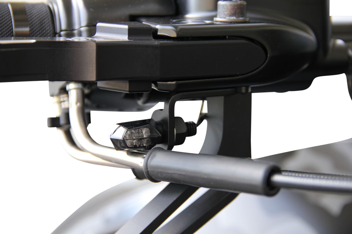 CULT WERK TURN SIGNAL HOLDER FRT HD-UNI018