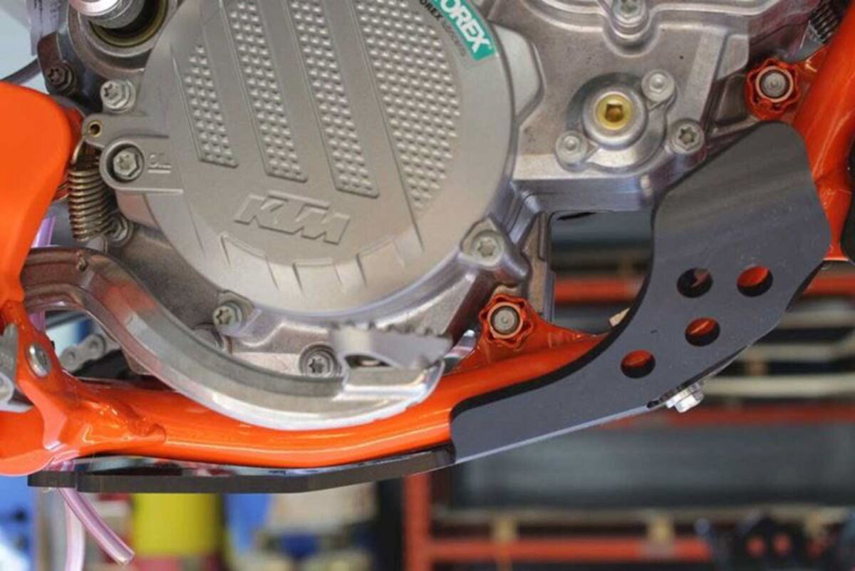 AXP Racing 6MM SKIDPLATE HUS-GAS 85 -TC-MC85 AX1485