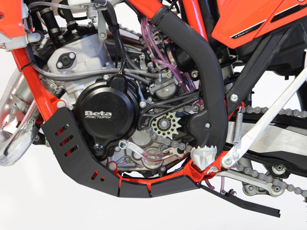 AXP Racing XTR SKIDPLATE 8MM BETA 125-200RR AX1685