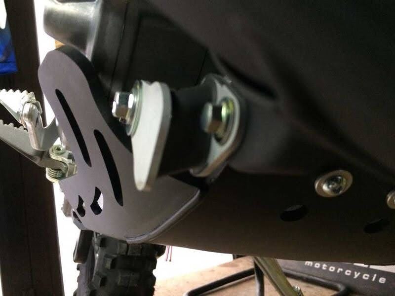 AXP Racing SKID PLATE 6MM YZ/XX/XE250 BK AX1044