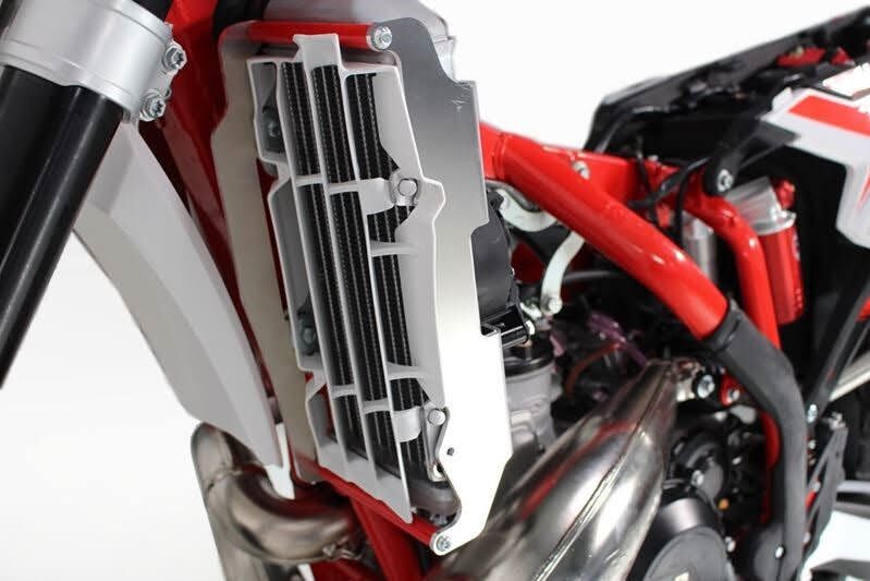 AXP Racing RADIATOR BRACE RR125-300 20-23 RD AX1552