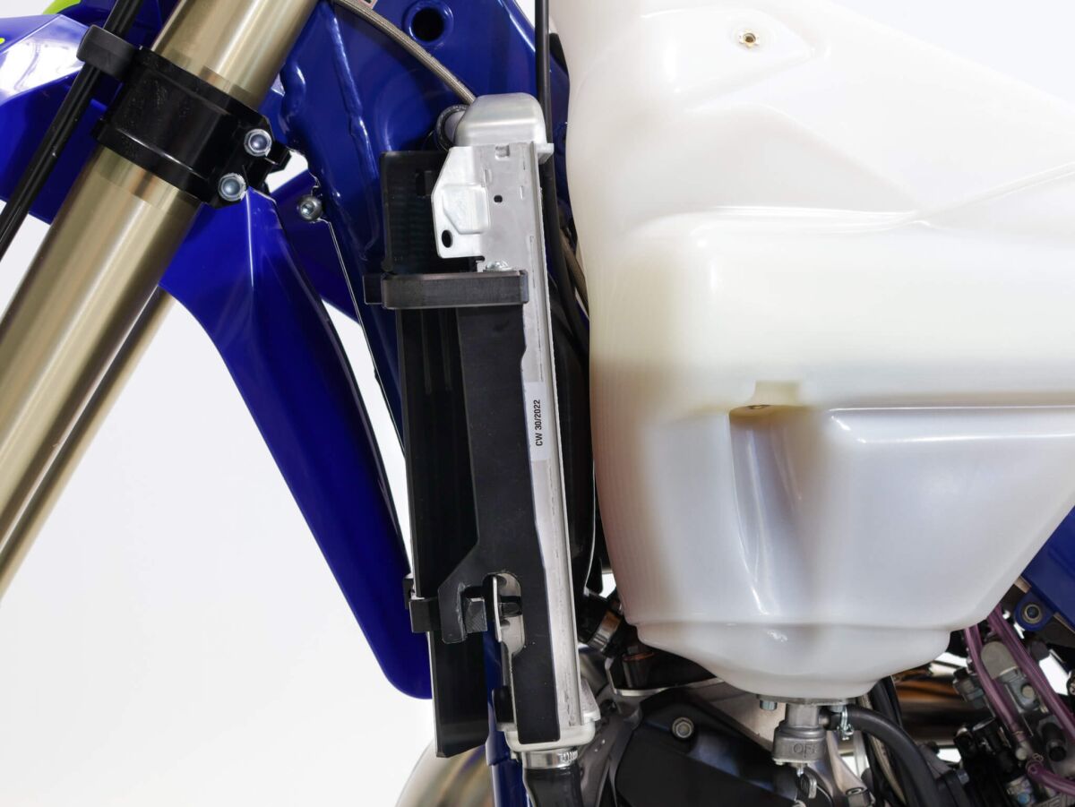 AXP Racing RADIATOR GUARDS HDPE BK AX1767