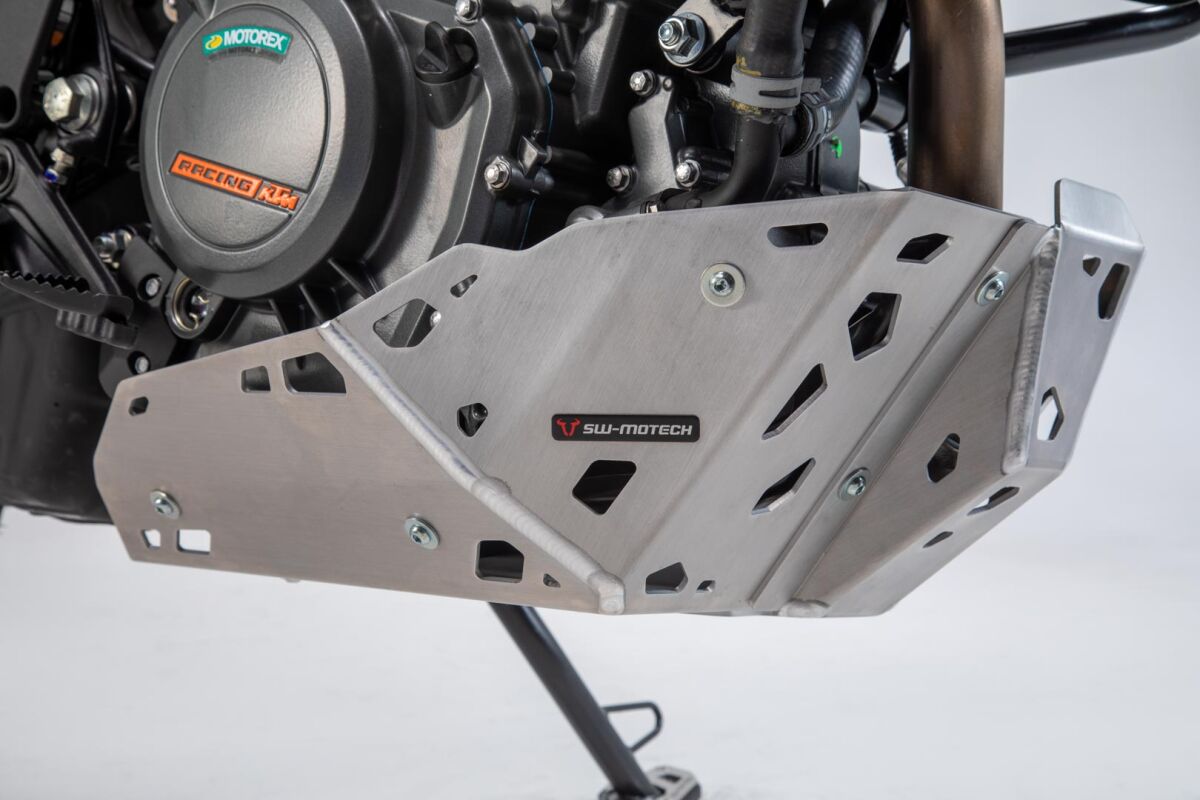 SW-MOTECH ENGINE GUARD SILVER KTM 390 Adv MSS.04.958.10000
