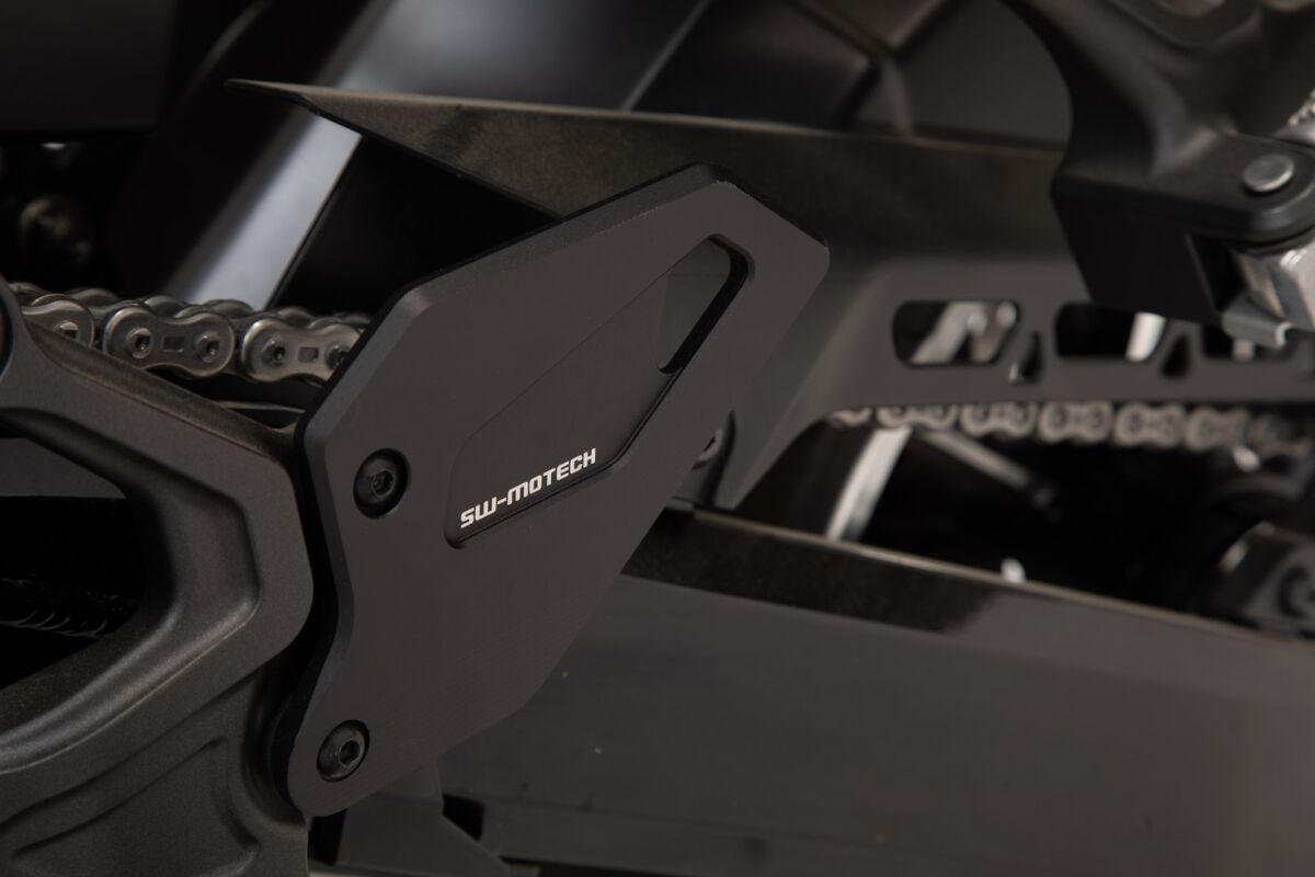 SW-MOTECH HEEL GUARD BLACK Kawasaki Z900RS/ Cafe SCT.08.891.10100/B