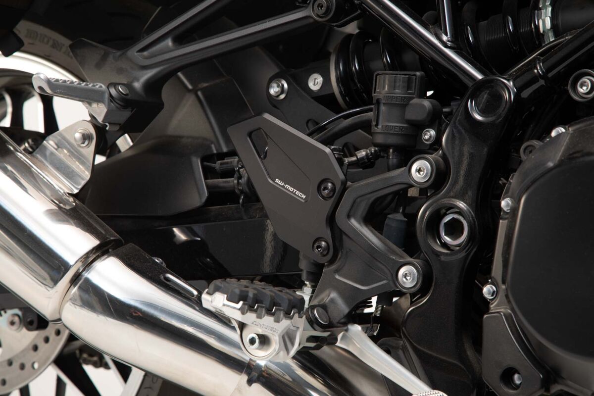 SW-MOTECH HEEL GUARD BLACK Kawasaki Z900RS/ Cafe SCT.08.891.10100/B