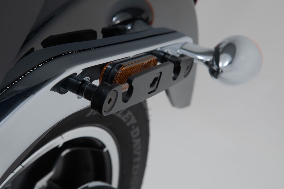 SW-MOTECH SLH SIDE CARRIER LEFT Harley-David Softail Low Rider/ S For LH2 HTA.18.682.10300