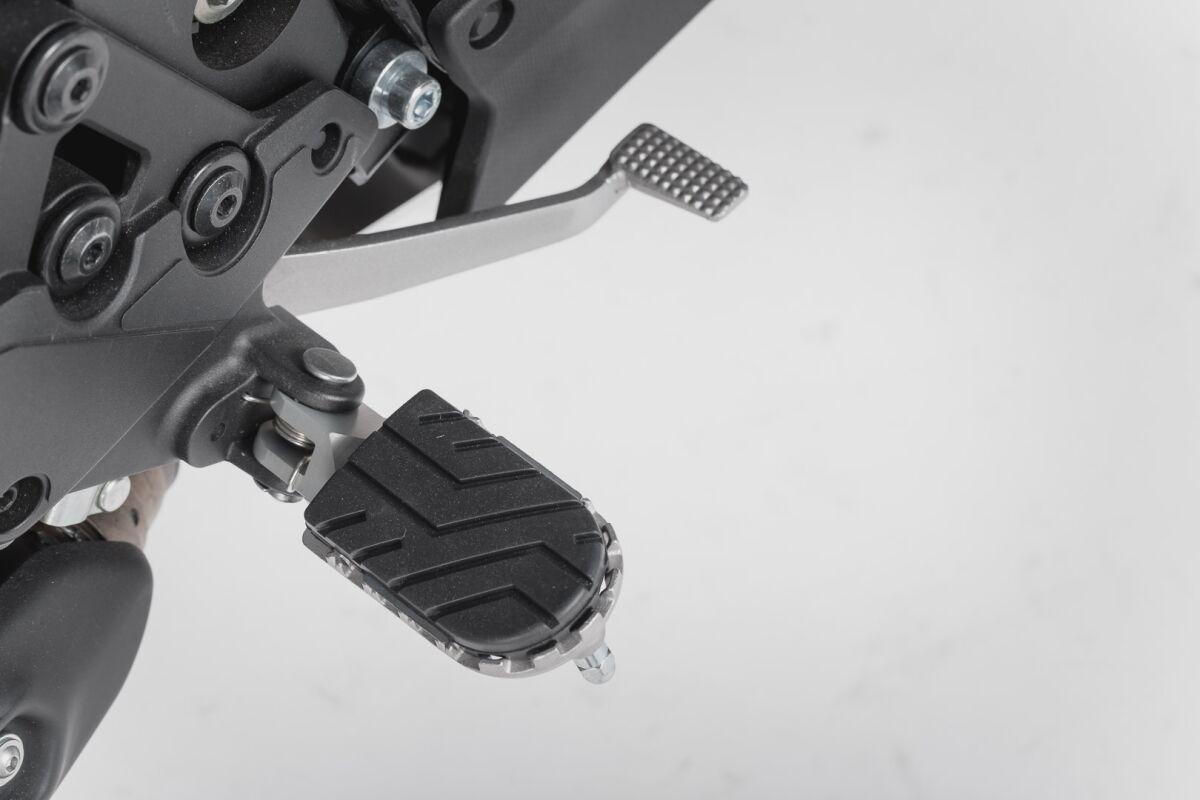 SW-MOTECH FOOTREST KIT ION FRS.08.011.10102/S
