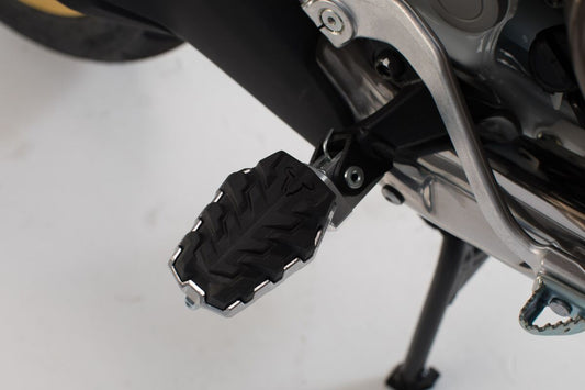 SW-MOTECH EVO FOOTPEG KIT V85TT FRS.17.112.10001