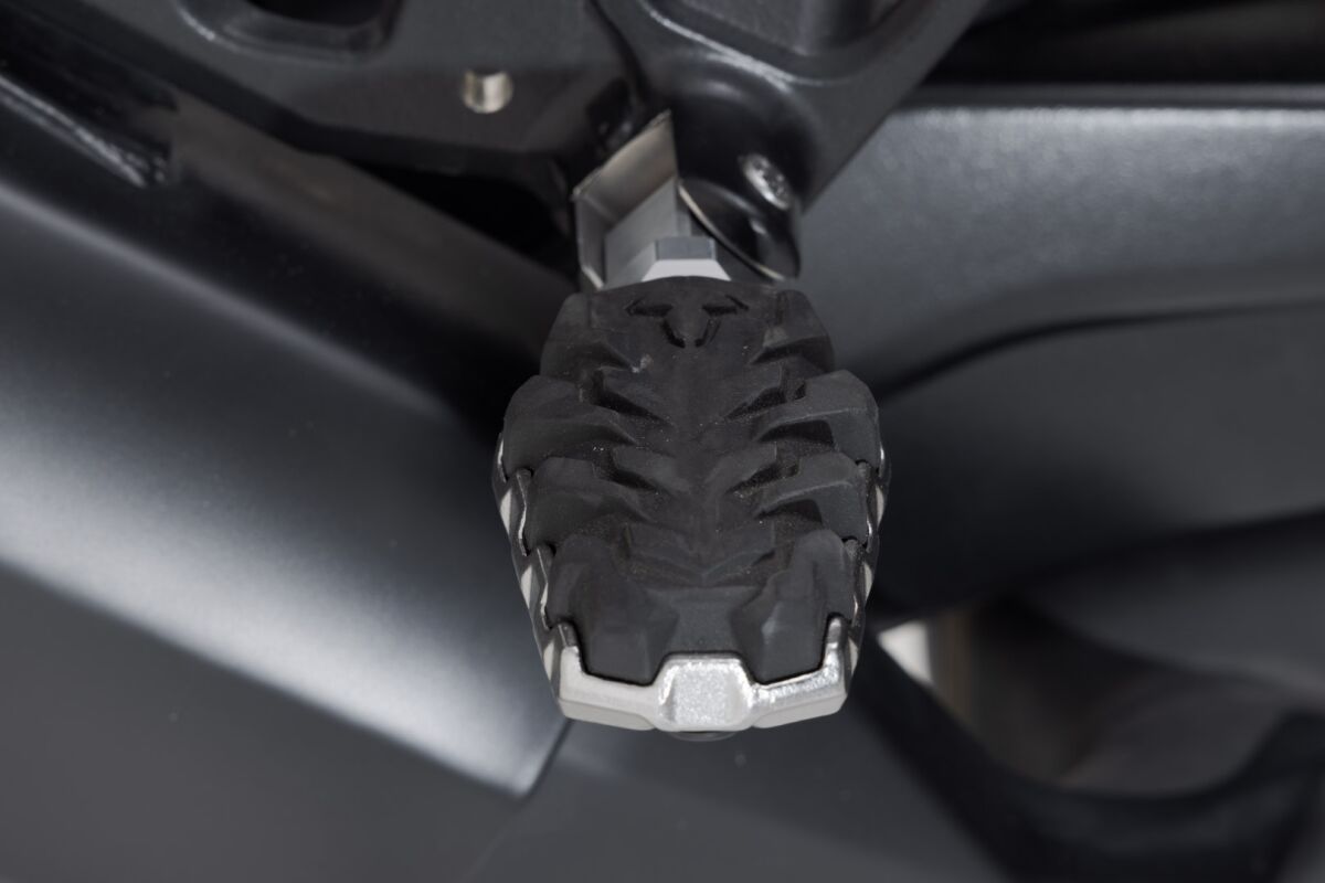SW-MOTECH EVO PILLION FOOTREST KIT FRS.18.112.10100