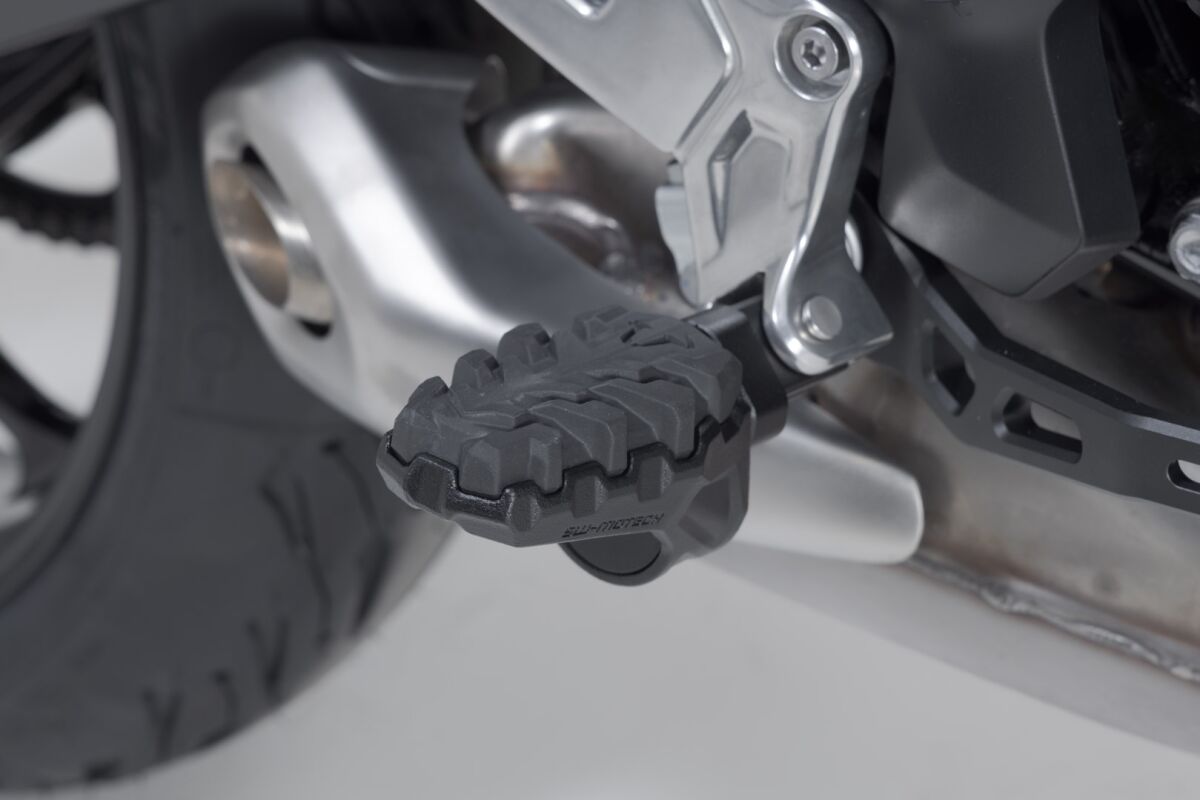 SW-MOTECH FOOTREST KIT EVO BLACK FRS.11.112.10800/B