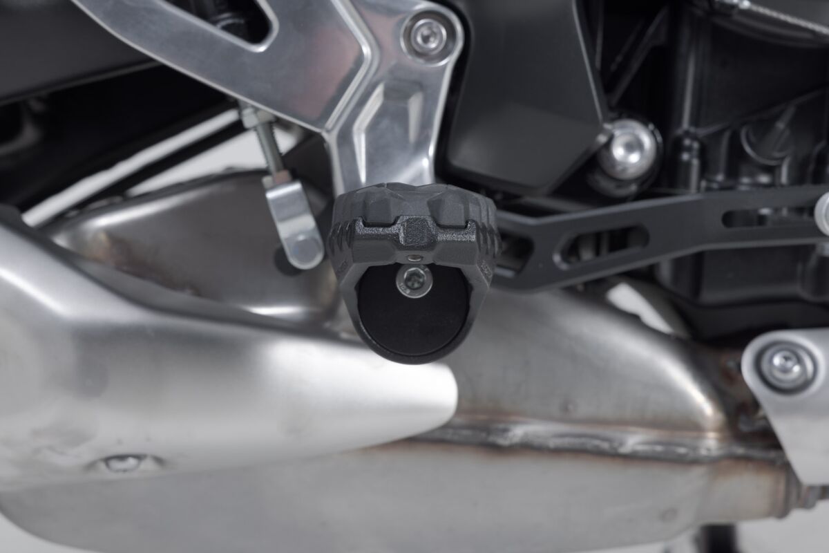 SW-MOTECH FOOTREST KIT EVO BLACK FRS.11.112.10800/B