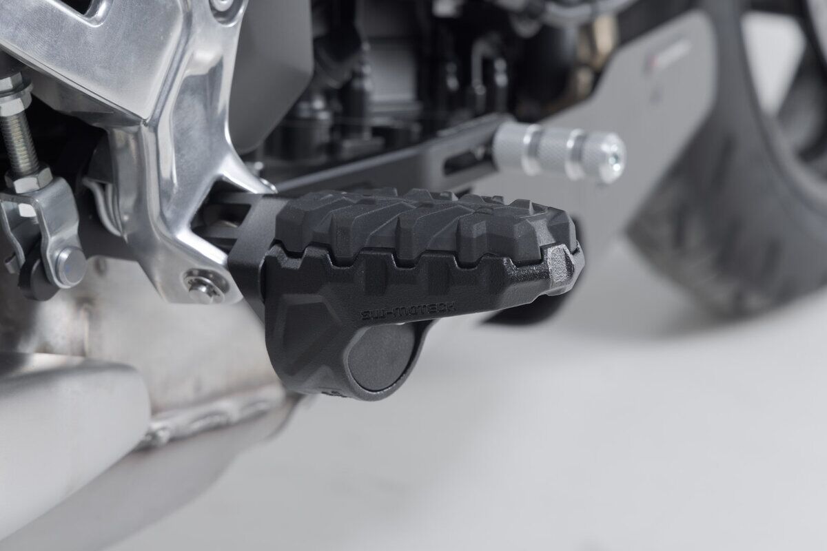 SW-MOTECH FOOTREST KIT EVO SILVER FRS.11.112.10800