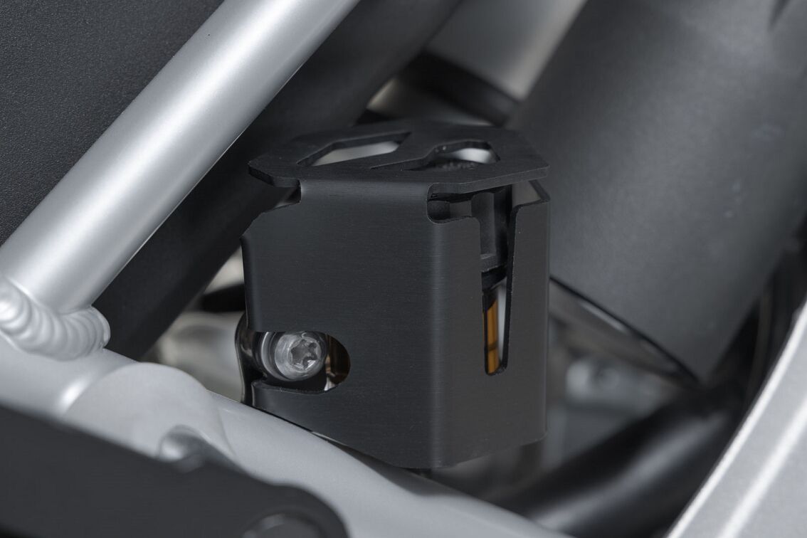 SW-MOTECH BRAKE RESERVOIR GUARD SCT.11.905.10000/B