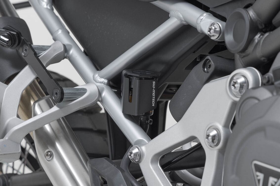 SW-MOTECH BRAKE RESERVOIR GUARD SCT.11.905.10000/B