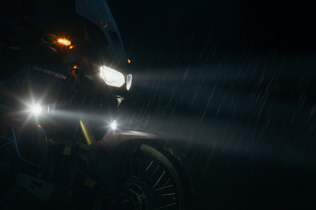 SW-MOTECH EVO FOG LIGHT V-STROM1050 NSW.05.936.51001/B