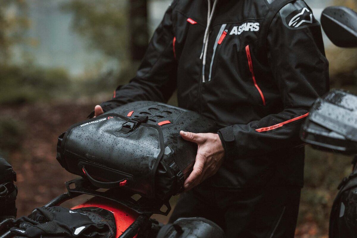 SW-MOTECH SysBag WP M with Right adapter plate (17-23 Liters) BC.SYS.00.005.12000R