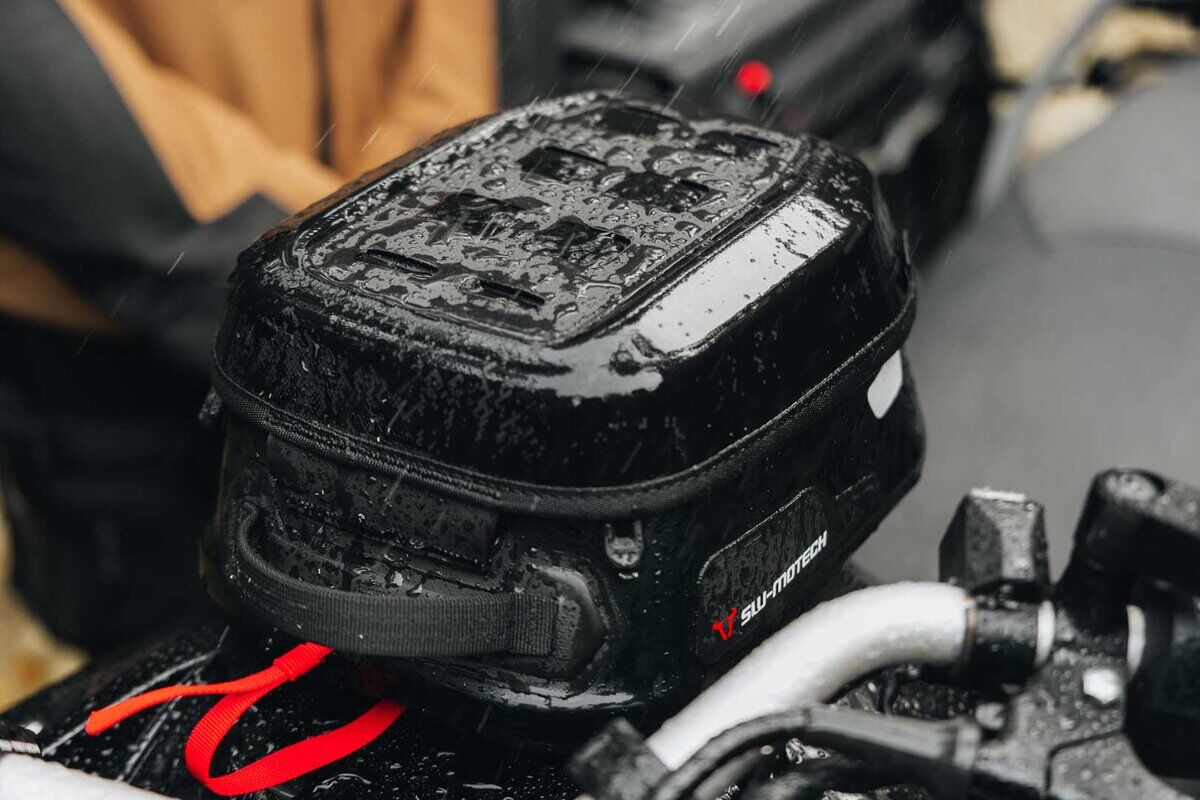 SW-MOTECH PRO Micro WP Tank Bag (4 liters) BC.WPB.00.028.10000