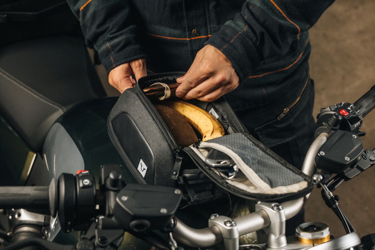 SW-MOTECH Legend Gear Tank Bag LT3 BC.TRS.00.411.20000