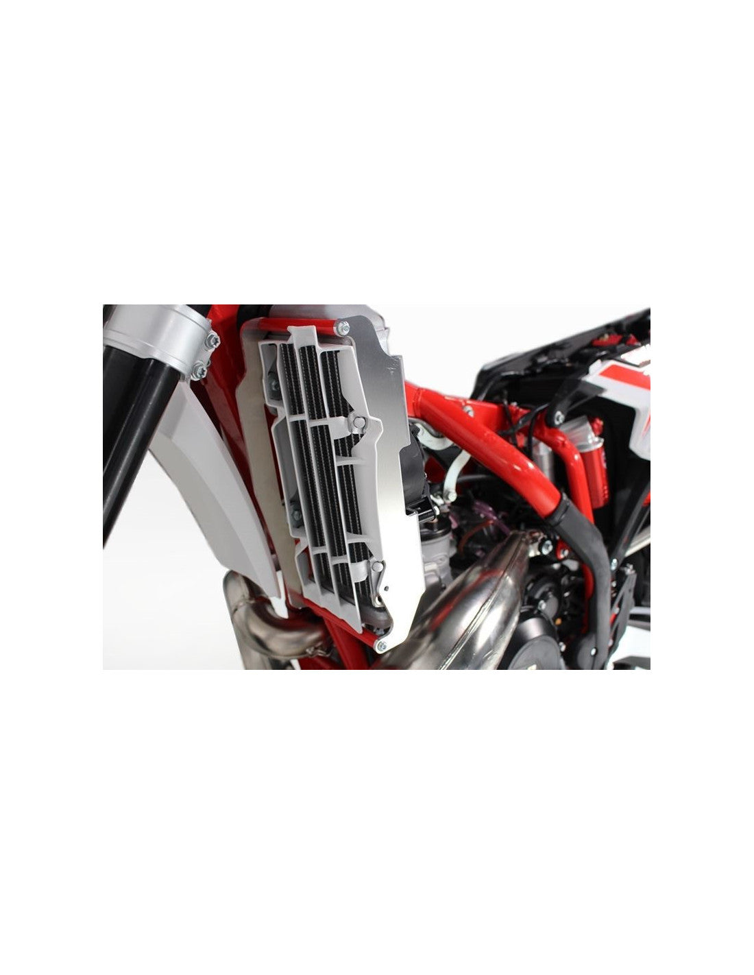 Vue latérale droit des protections de radiateurs en aluminium pour Beta 125RR - 200RR - 250RR - 300RR