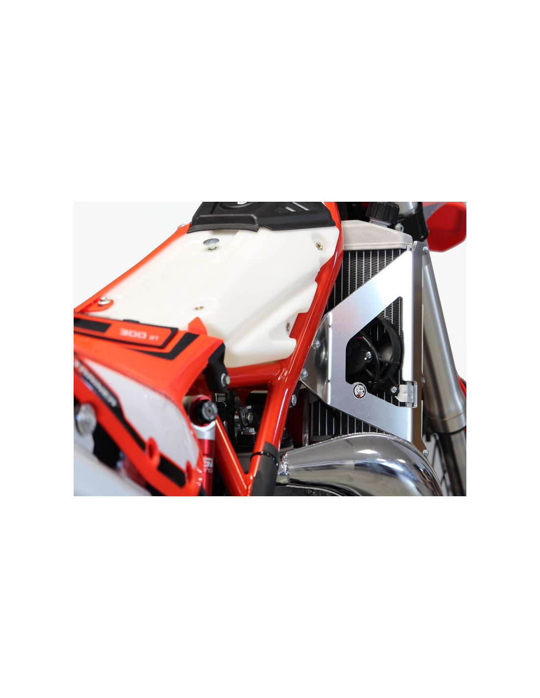 Vue arrière droite des protections de radiateurs en aluminium pour Beta 250 et 300Xtrainer