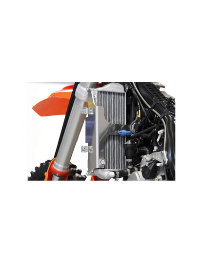 Left rear view of the radiator braces in aluminum for KTM and Husqvarna