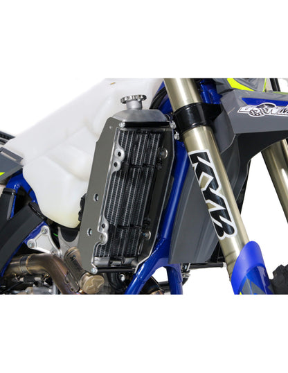 Front view of the radiator braces in aluminum for Sherco SEF300