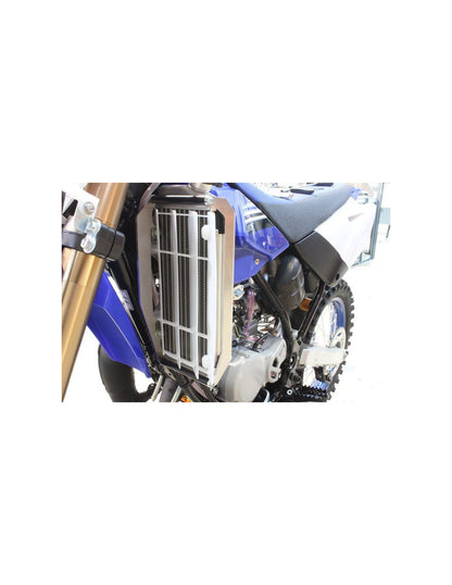 Vue frontale des protections de radiateurs en aluminium pour Yamaha YZ85