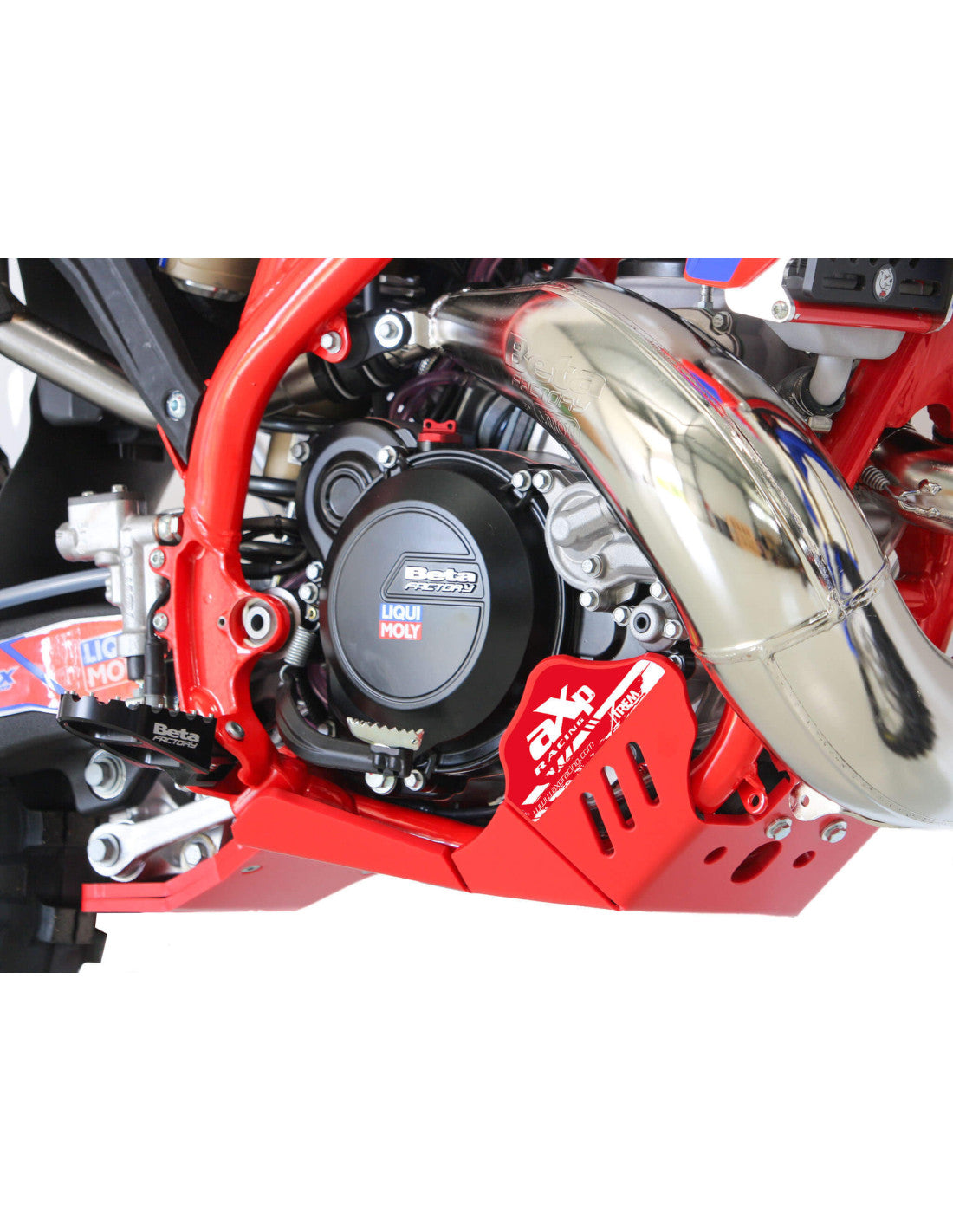 Red HDPE plastic skid plate with linkage guard for Beta 250RR Racing et 300RR Racing