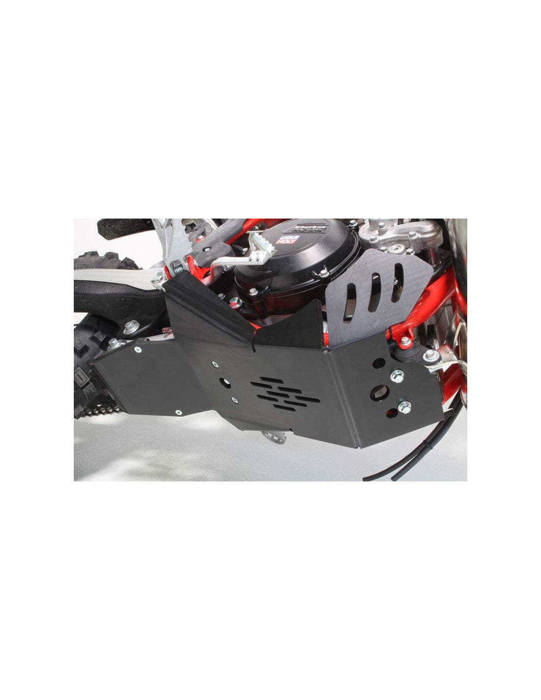 Vue du dessous du sabot noir en plastique PEHD avec protection de biellette pour Beta 250RR - 300RR
