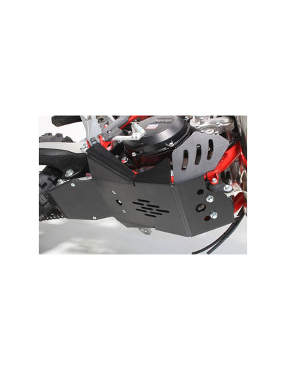 Vue du dessous du sabot noir en plastique PEHD avec protection de biellette pour Beta 250RR - 300RR