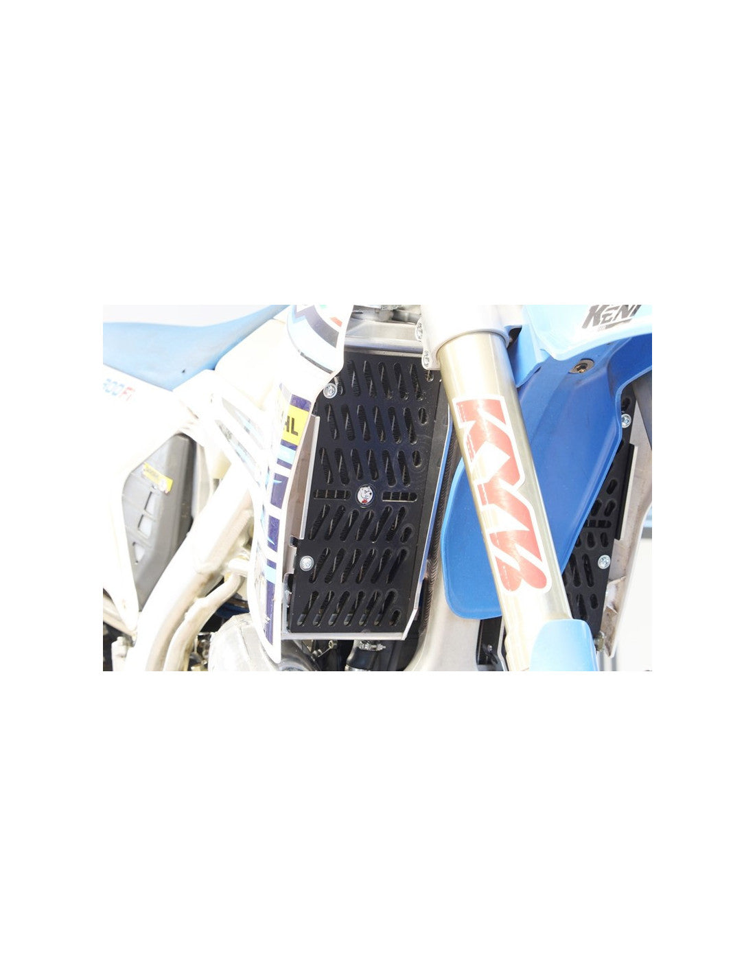 Vue de face des protections de radiateur en aluminium pour TM Racing